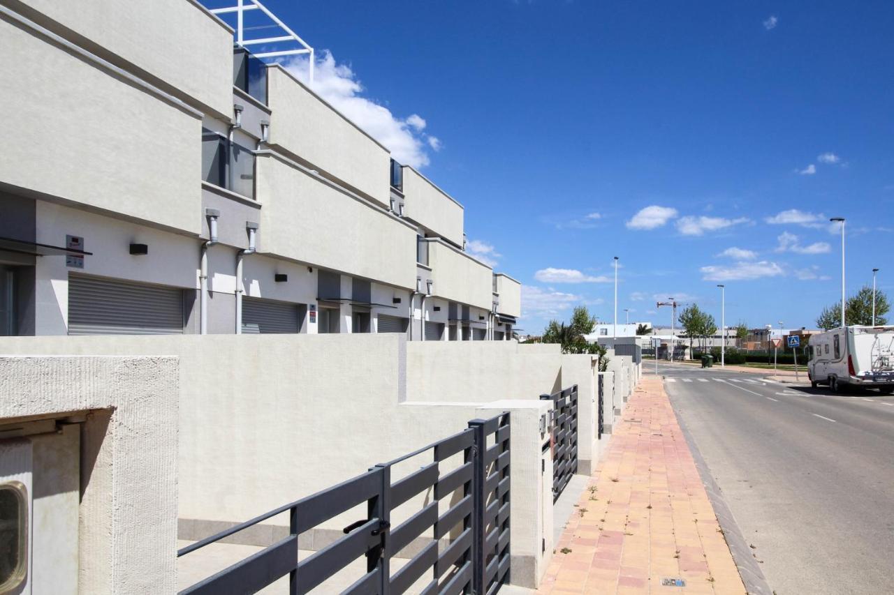 הוילה סן פדרו דל פינטר Townhouse Casa Champis מראה חיצוני תמונה
